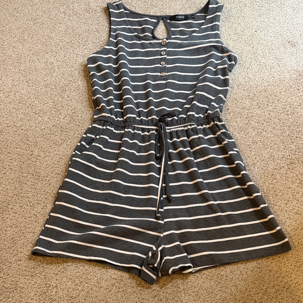 Yibock Women’s Romper Size Small Gray/White